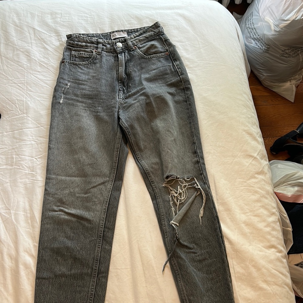 Zara ripped gray wash jeans size 0